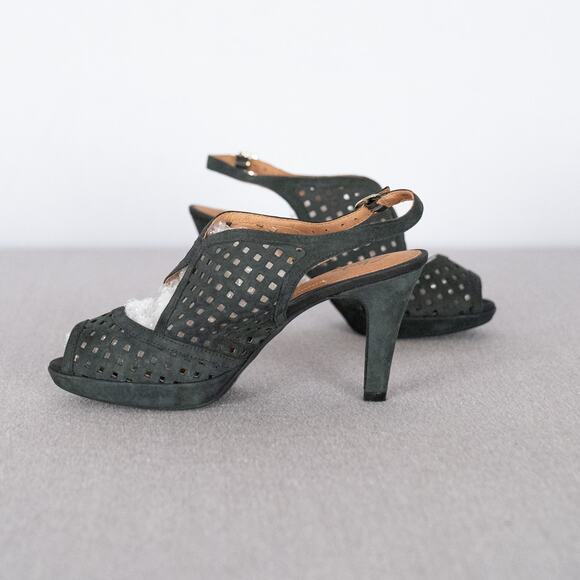 Clarks Artisan Leather Slingback Heels Women's Size 7M Open Toe Laser Cut Boho - Picture 2 of 9